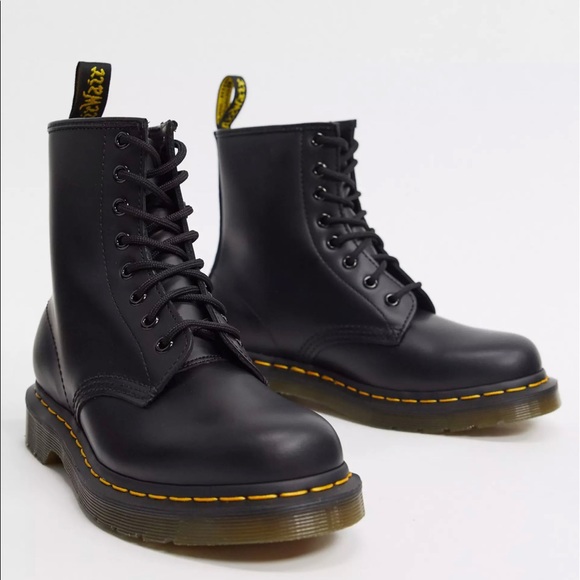 Dr Martens Modern Classics Smooth 1460 8-Eye Boots - Picture 9 of 10